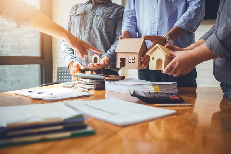 Imóvel ou Fundos Imobiliários