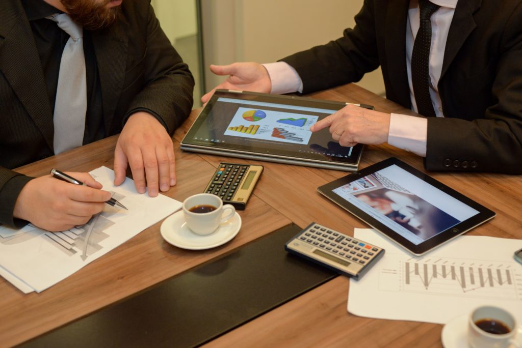 Diferença entre pirâmide financeira e marketing multinível