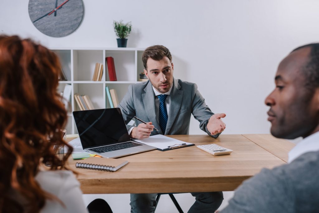 assessor ou consultor de investimentos