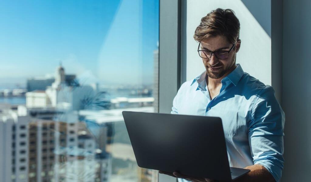 Cuidados ao investir em dólar